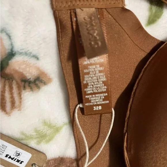 Skims Bronze Nipple Bra NWT Size 32B Limited. Kim Kardashian.